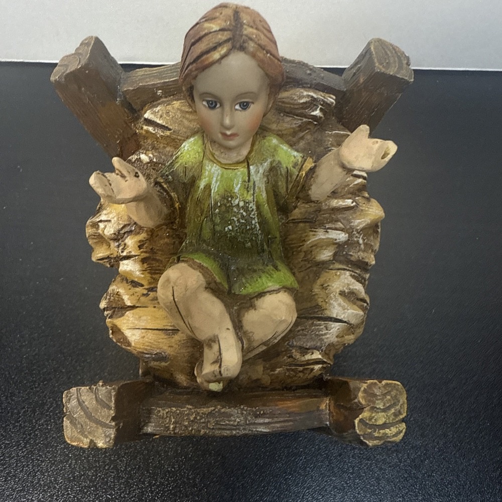 VINTAGE  NATIVITY MANGER BABY‎ JESUS FIGURINE Christmas